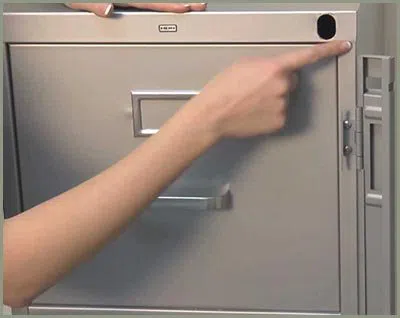 Locksmith Solution Services San Antonio, TX 210-780-7317 - 68-44-9